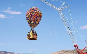 На Airbnb выставили летающий дом из мультфильма «Вверх»