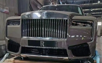 В сети показали обновленный Rolls-Royce Cullinan без камуфляжа