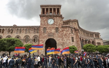 В Армении митингующие потребовали отставки премьера Пашиняна