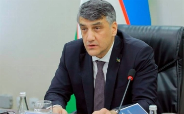 Алишер Кадыров предложил запретить оказывать госуслуги лицам, не знающим узбекский язык