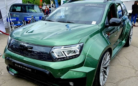 В сети показали новейший Dacia Duster Electric с пневматической подвеской и мотором от Nissan Leaf