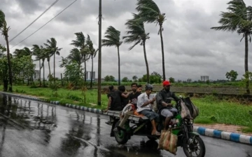 На Индию обрушился мощный циклон «Ремал»: погибли свыше 30 человек