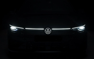 Volkswagen показал официальные фото новейшего Golf R