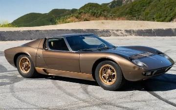 На продажу выставлен редчайший Lamborghini Miura P400 S, который около 40 лет стоял в гостиной