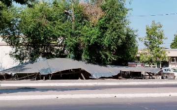 В Ташкенте обрушилась остановка, построенная четыре дня назад