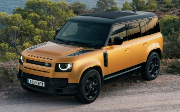 Land Rover анонсировал ограниченный Defender Eivissa Limited Edition