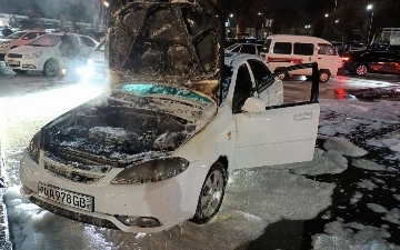 Toshkent xalqaro aeroporti avtoturargohidagi Lacetti yonib ketdi