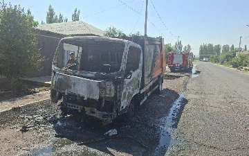 Toshkent viloyatida maxsus yuk avtomobili yonib ketdi