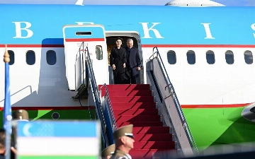 Shavkat Mirziyoyev rafiqasi bilan birga Budapesht shahriga yetib bordi