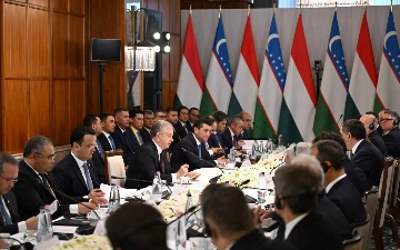 Shavkat Mirziyoyev Vengriyaning yirik kompaniya va banklari rahbarlari bilan uchrashuv o‘tkazdi