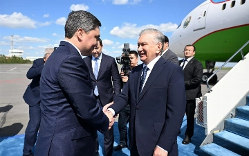 Как Шавката Мирзиёева встретили в Астане