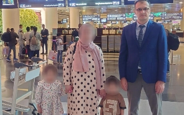 O‘monda tutqunlikda saqlangan o‘zbekistonlik ayol va uning bolalari vatanga qaytarildi
