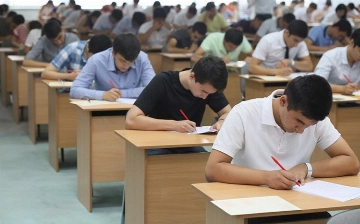 Названо число абитуриентов, подавших документы на поступление в вузы
