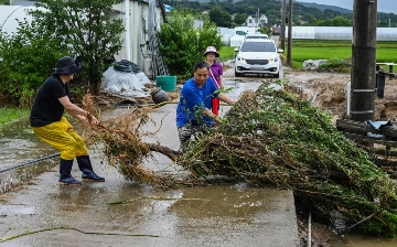 В Южной Корее не менее 18 человек стали жертвами наводнений и оползней