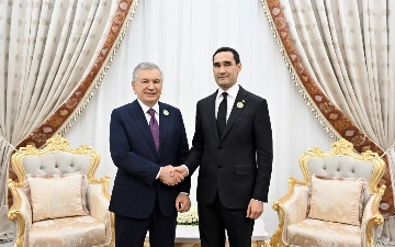 Шавкат Мирзиёев провел встречу с президентом Туркменистана