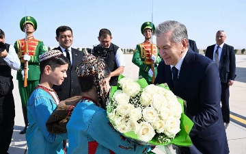 Как Шавката Мирзиёева встретили в Туркменистане