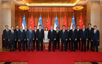 Шавкат Мирзиёев провел встречу с главами ведущих компаний Китая