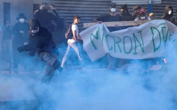 Во Франции начались массовые протесты против экономической политики правительства