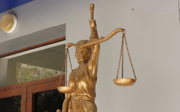 В Навои осудили женщину, пытавшуюся заработать на вербовке людей на войну против Украины