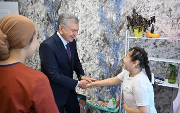 Шавкат Мирзиёев ознакомился с центрами дневного ухода и присмотра в Намангане