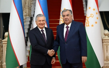 Мирзиёев и Рахмон провели встречу в Душанбе