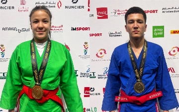 Узбекские курашисты завоевали две золотые медали на Азиатских юношеских играх