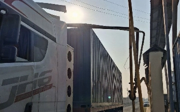 В Ташкенте сотни потребителей остались без газа из-за грузовика, врезавшегося в газопровод