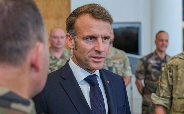 Макрон объявил о введении во Франции добровольной военной службы