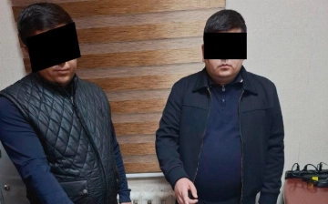 В Ташкенте двух налоговиков поймали на взятке