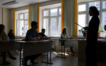 В одной из областей России мигрантам запретят работать в школах и детсадах