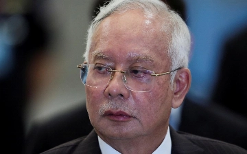 Экс-премьера Малайзии Наджиба Разака приговорили к 15 годам тюрьмы за отмывание денег