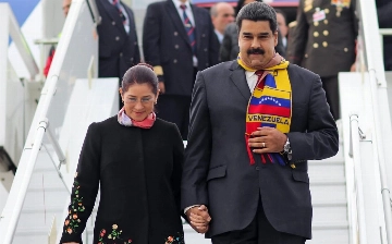 США предъявили обвинения Николасу Мадуро и его жене