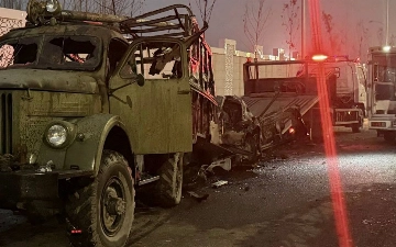 В Ташкенте Onix врезался в припаркованный грузовик, есть погибший