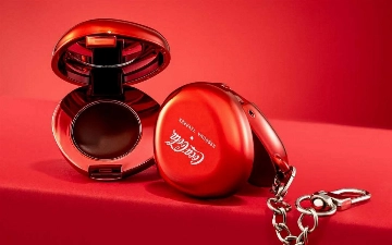 Coca-Cola выпускает коллекцию косметики 