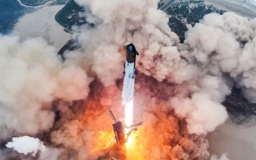 WSJ: SpaceX отложила миссию к Марсу ради полета на Луну