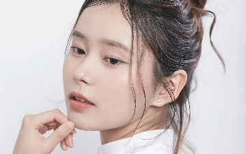 Кыргызстанская модель Шадия Исаева покорила Неделю моды в Сеуле и попала в Vogue