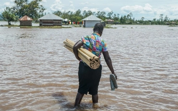 Число жертв наводнений в Кении превысило 80