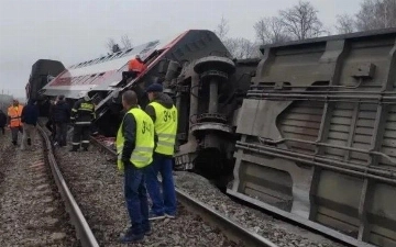 В России произошел сход вагонов пассажирского поезда, пострадали более 20 человек
