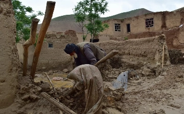 Число жертв наводнений и оползней в Афганистане превысило 130