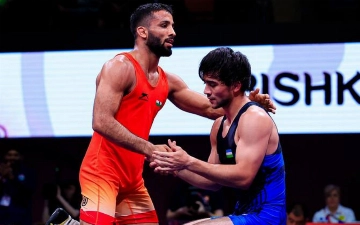 Узбекские борцы завоевали еще две медали на ЧА