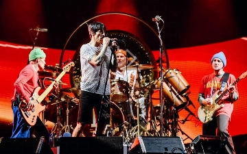 Red Hot Chili Peppers продали права на свою музыку за $300 млн