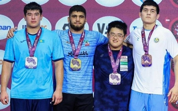 Узбекские борцы начали чемпионат Азии U-17 с пятью медалями