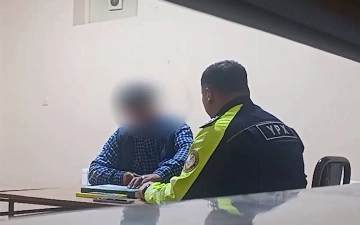 В Навои сотрудник ДПС, отказавшийся от взятки в $1 000, получил денежную премию