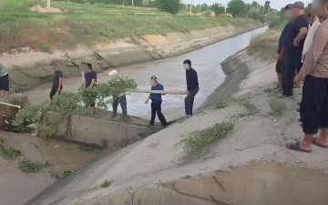 В Самарканде четверо детей погибли в результате падения электроцикла в канал
