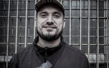 На могиле Паши Техника установили бронзовый памятник