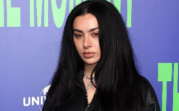 Charli XCX призналась, что переживает самый тяжелый период в жизни