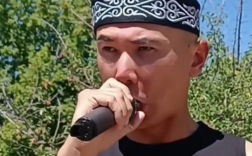 Казахстанец исполняет хиты Rammstein и Slipknot на казахском языке и мечтает развивать этно-метал