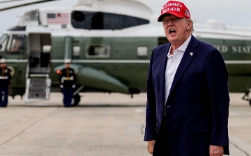 Трамп приостановил введение 50% пошлин на канадские товары