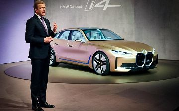 Гендиректор BMW предсказывает потерю лидерства электрокаров&nbsp;Tesla на рынке