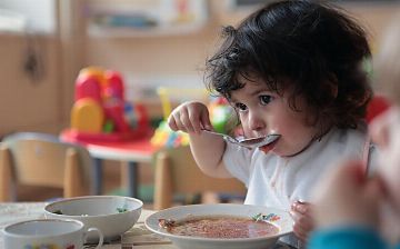 США выделят более 21 млн долларов на улучшение питания и инфраструктуры в детских садах Узбекистана
